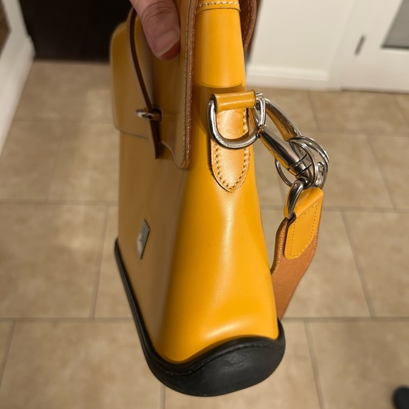 Vintage Dooney & Bourke Parasole Flap Mustard Leather Shoulder Bag - Picture 3 of 16